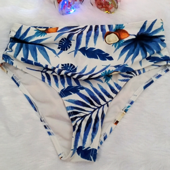 Beautiful panty - Picture 3 of 5